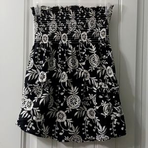 🖤🤍  MOVING SALE!!!                         At Last Sleevless Top